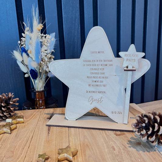 Houten Nieuwjaarsbrief met Ster en Staf